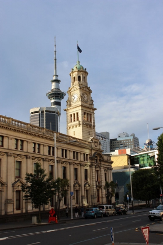 Town Hall und Sky Tower